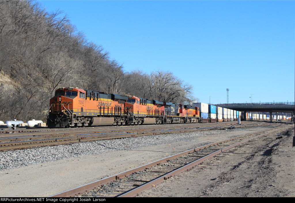 BNSF 7054 West